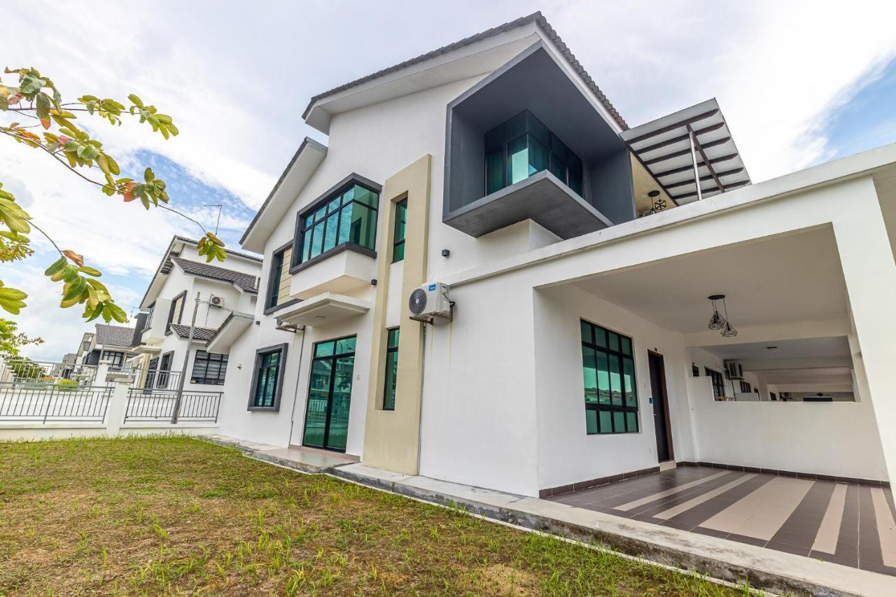 Desaru Babyfriendly Homestay Exterior photo