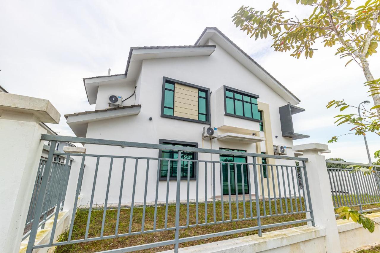Desaru Babyfriendly Homestay Exterior photo
